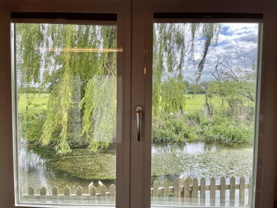 Willow Tree Lodge - Cosy Lodge In The Heart Of The Kent Countryside Littlebourne Exterior photo