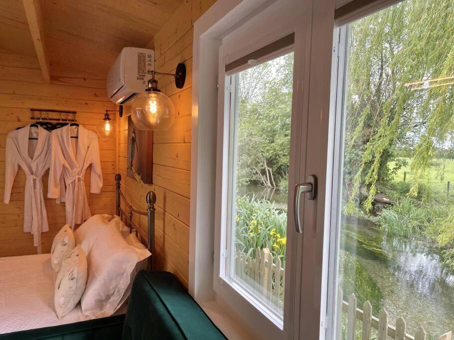 Willow Tree Lodge - Cosy Lodge In The Heart Of The Kent Countryside Littlebourne Exterior photo